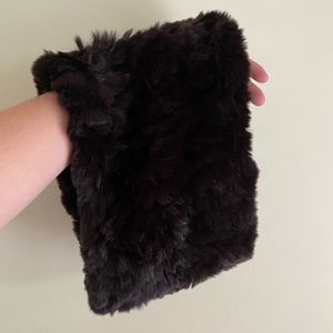 BRAND NEW Tory Burch x Glamourpuss Neck Scarf